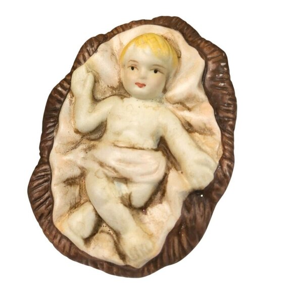 Large Nativity Christmas Holiday Set With 9 Figurines & Stable - Picture 3 of 16